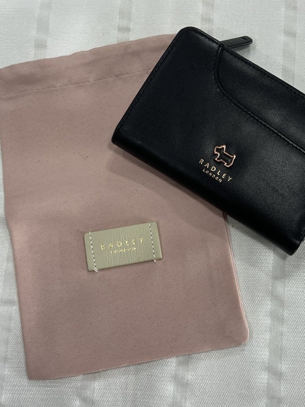 EUC Radley London Leather Black Bifold Wallet Rose Gold Hardware w/ Dust Bag